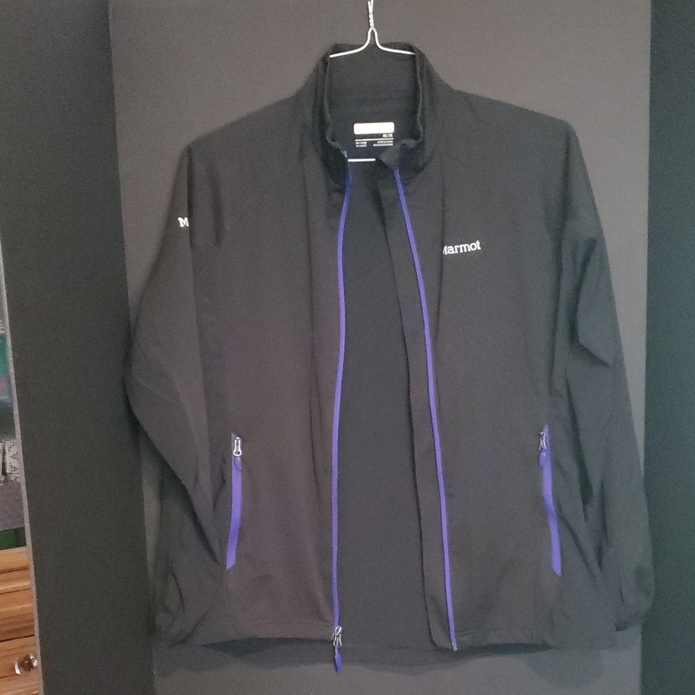 Marmot Black Performance Jacket with High Collar and Full-Length Zipper